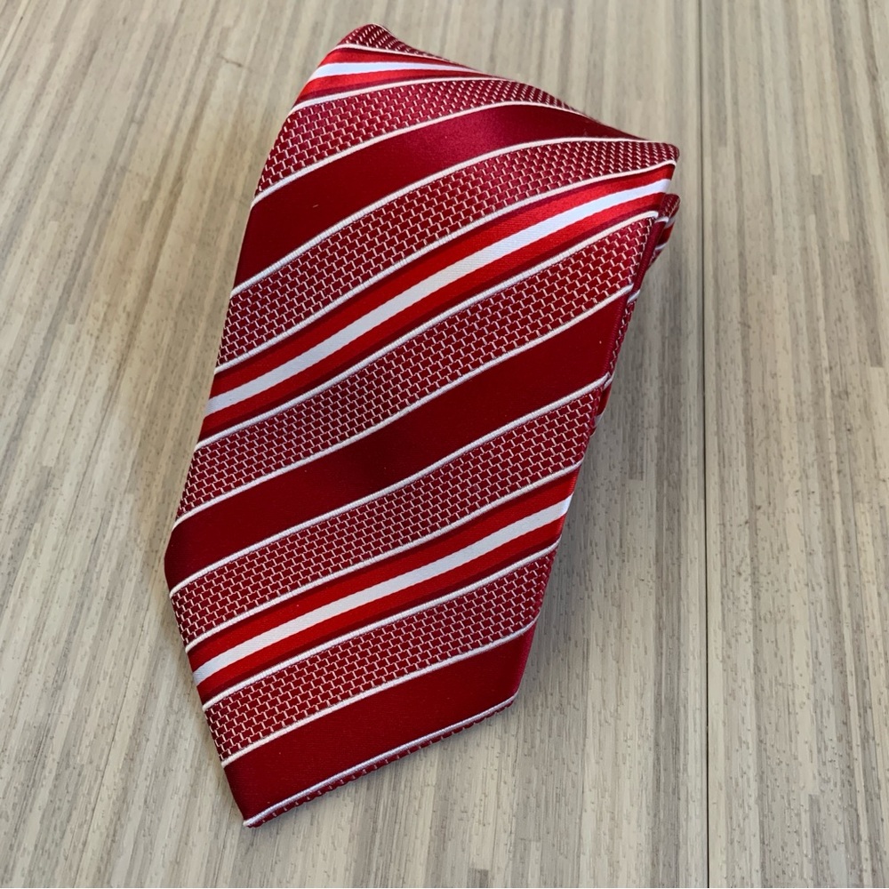 Donald J Trump Silk Necktie in Red & White - EUC